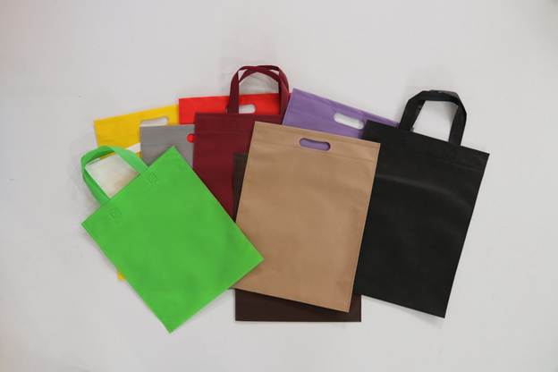 ساک دستی پارچه ای تبلیغاتی، راهکاری موثر برای ارتقای برند ساک دستی گروه صنعتی مشکات